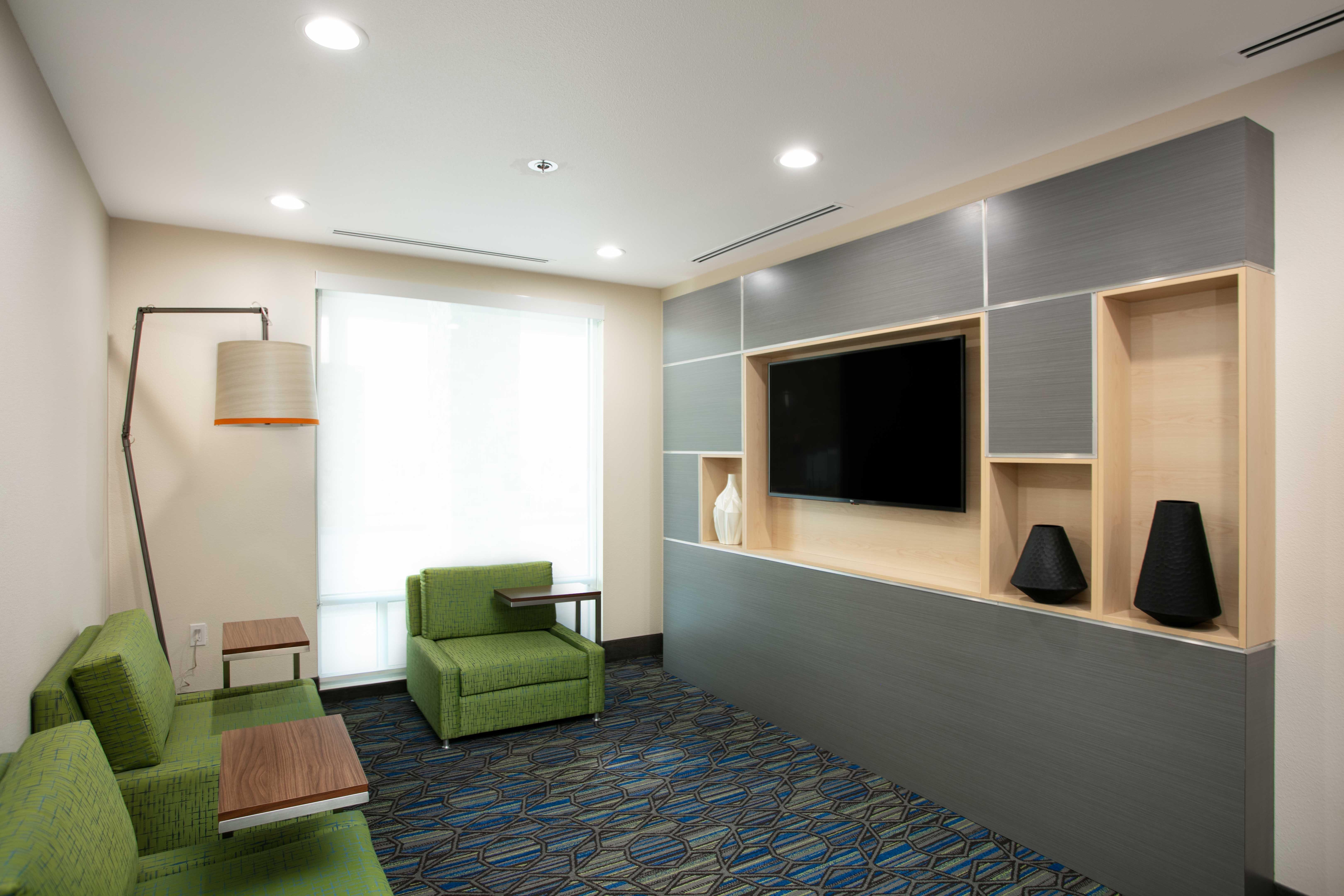 Holiday Inn Express & Suites Oakhurst-Yosemite Park Area By Ihg Екстер'єр фото