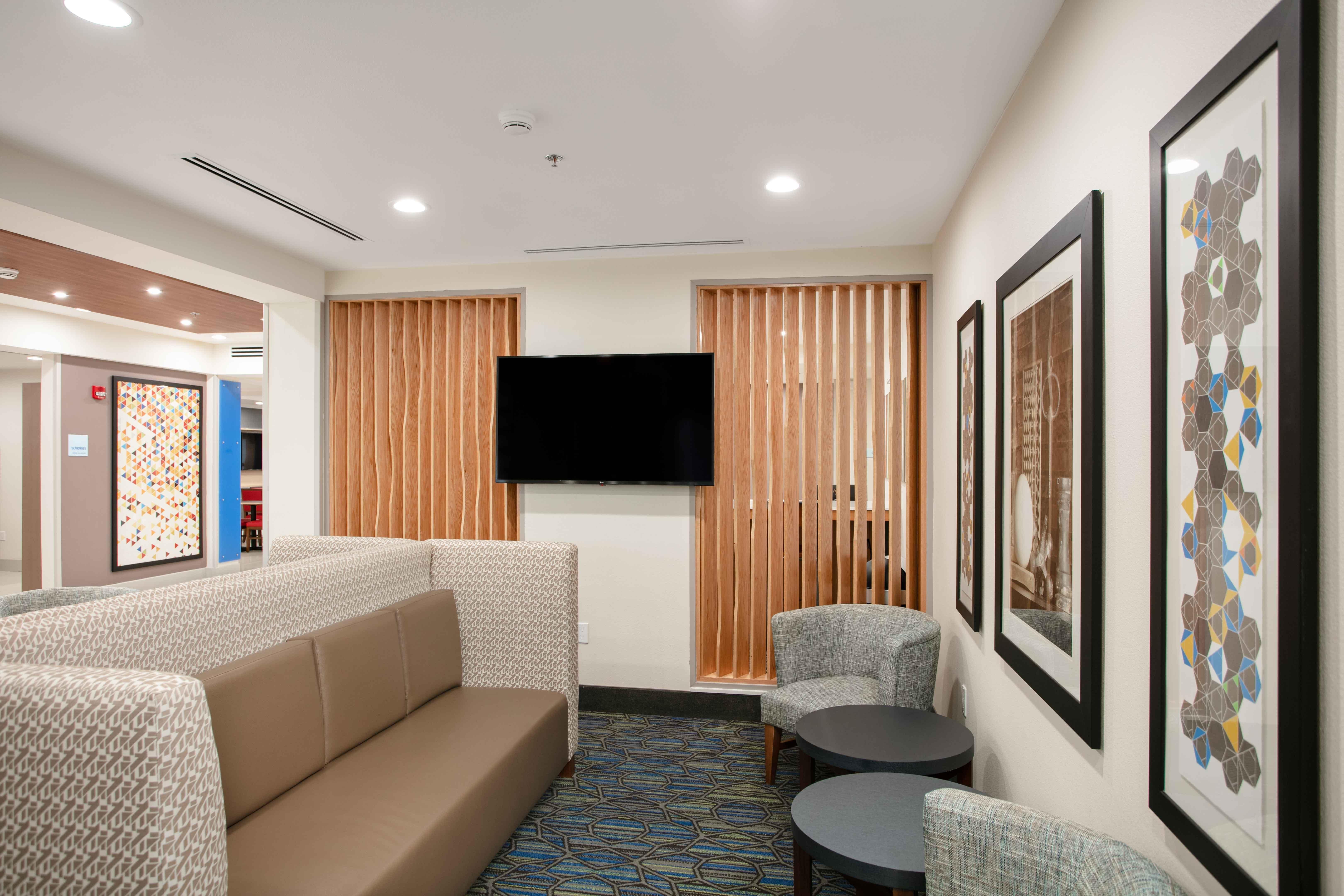 Holiday Inn Express & Suites Oakhurst-Yosemite Park Area By Ihg Екстер'єр фото