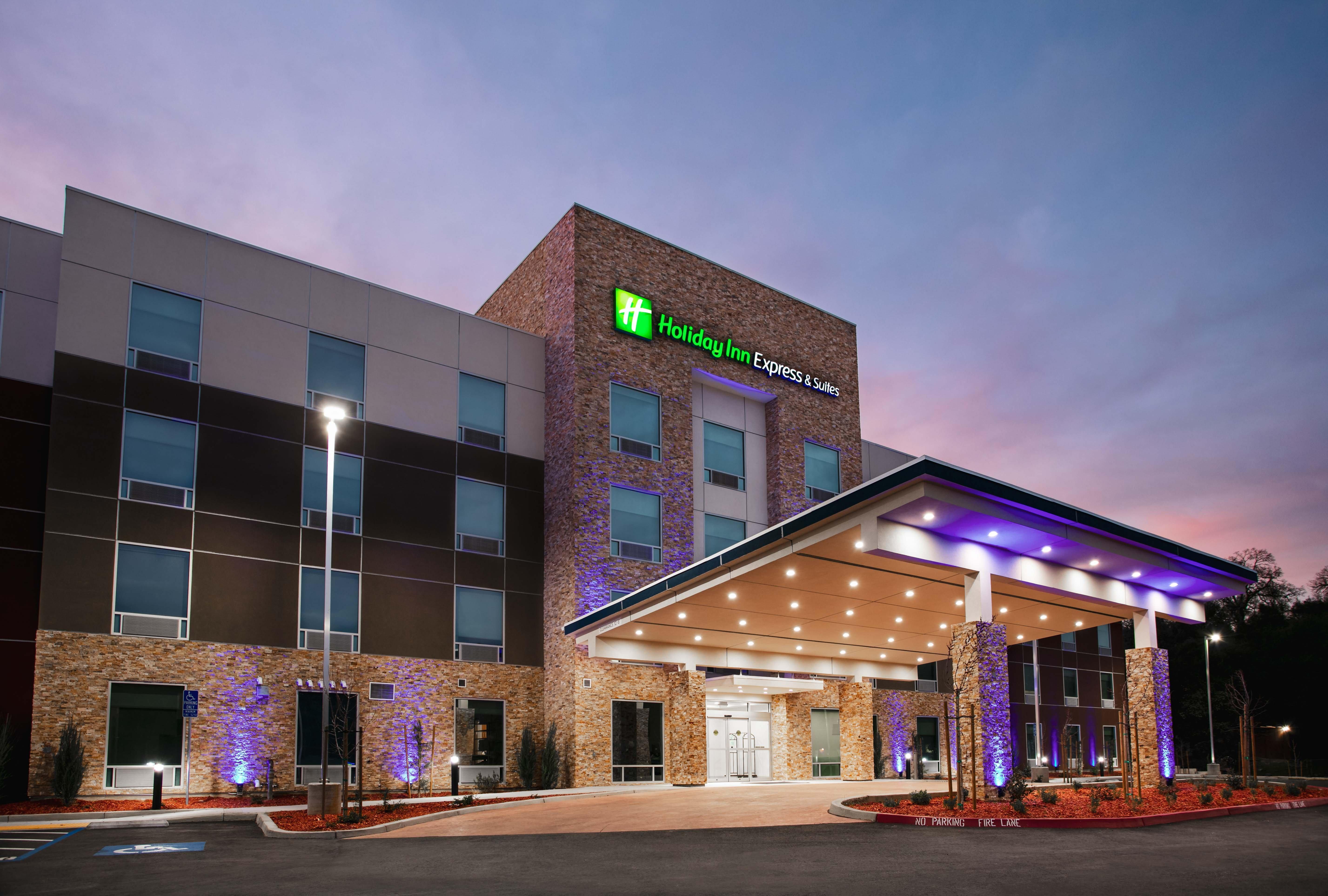 Holiday Inn Express & Suites Oakhurst-Yosemite Park Area By Ihg Екстер'єр фото
